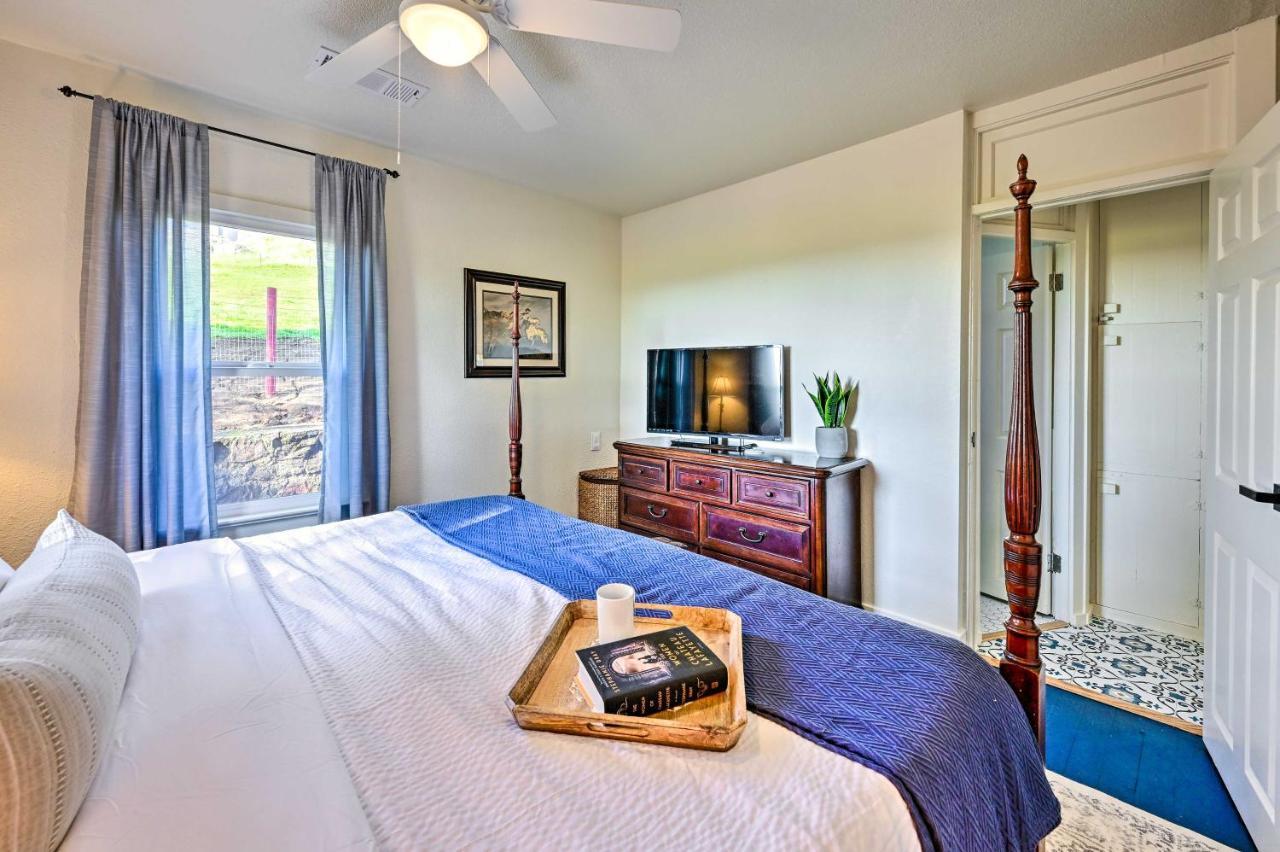 Peaceful Ranch Home With Sierra Nevada Views Woodlake Exterior photo