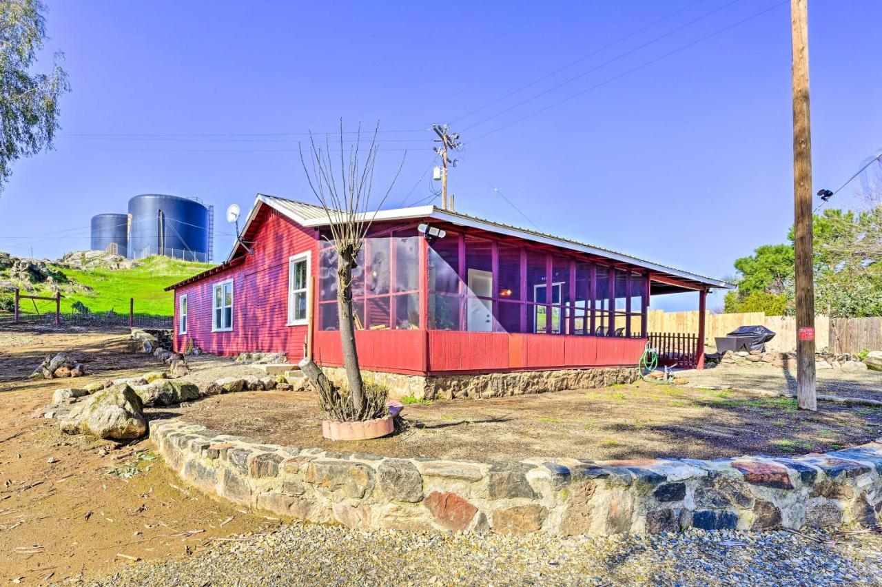 Peaceful Ranch Home With Sierra Nevada Views Woodlake Exterior photo