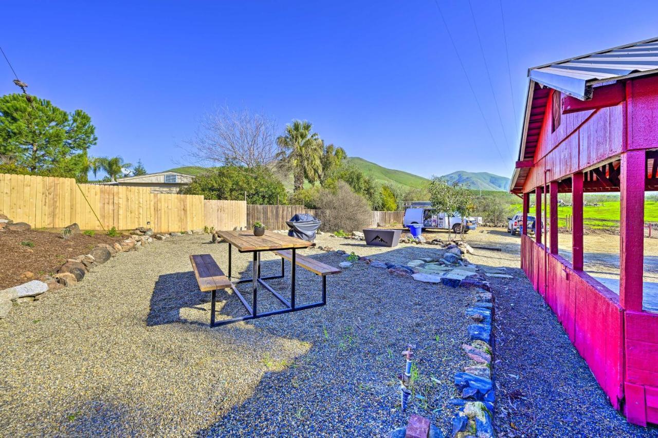 Peaceful Ranch Home With Sierra Nevada Views Woodlake Exterior photo